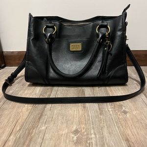Frye & Co black purse with detachable and adjustable shoulder strap!